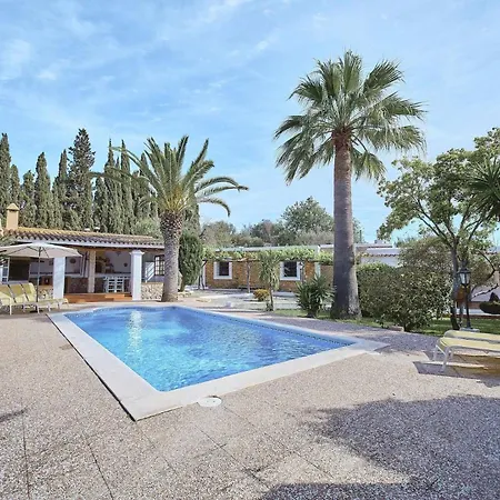 Vila Valencia *